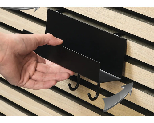 Schwarze Metallgarderobe mit Haken zur Wandmontage