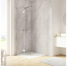 Badezimmer mit Duschkabine aus Glas und Duscharmatur vor einer grauen Marmorwand