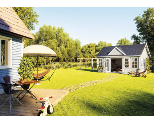 Garten mit Gartenhaus, Spielplatz, Terrasse und Gartenmöbeln