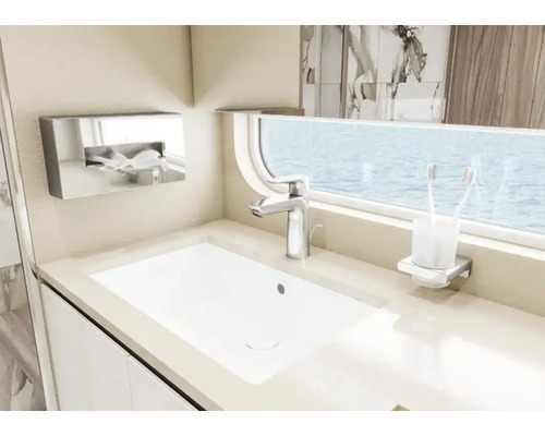 Modernes Badezimmer mit Waschbecken, Armatur und Seifenspender