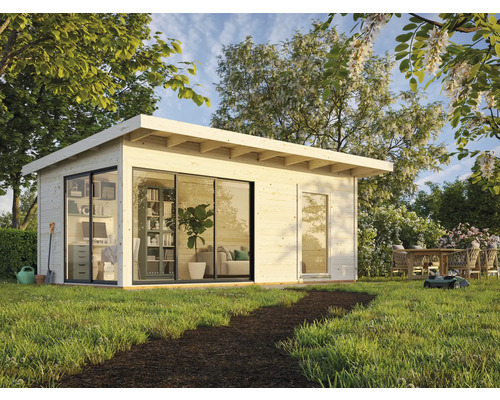 Modernes Gartenhaus mit großen Glasfronten und Flachdach in grüner Gartenumgebung.