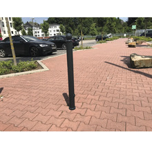 Pfosten zur Absperrung eines Parkplatzes