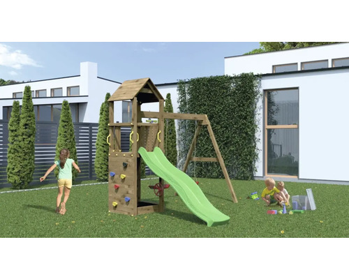 Holzspielplatz mit Rutsche, Kletterwand und Schaukel im Garten