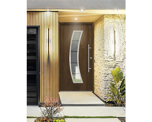 Haustür aus Holz mit Glaseinsatz und Edelstahlgriff.