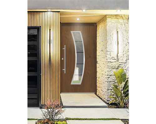 Haustür mit Glaseinsatz und Edelstahlgriff in einer Hauseingangsszene