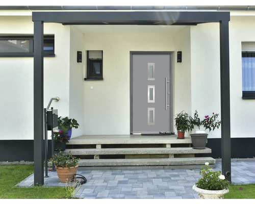 Haustür mit Vordach und Treppe zum Eingangsbereich