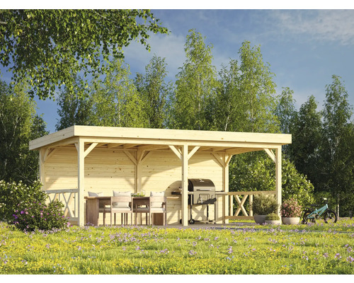 Holzpavillon mit Grill, Tisch und Stühlen im Garten