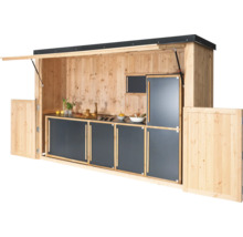 Outdoor-Küche aus Holz mit Arbeitsfläche und Schränken