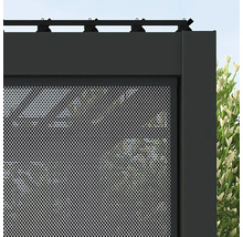 Detailansicht einer Pavillon Seitenwand mit Metallgittereinsatz