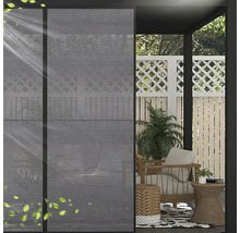 Terrasse mit Sichtschutzwand, Gartenmöbeln und Pflanzen