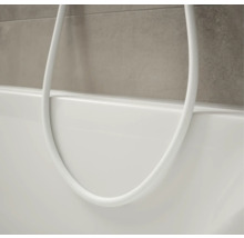 Detailansicht einer Badewanne mit Duschschlauch