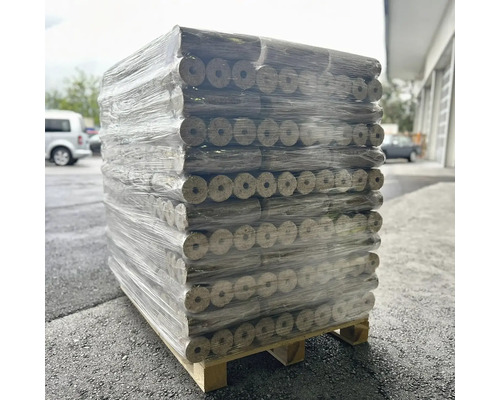 Palette mit Steinwoll-Anzuchtblöcken, verpackt in Folie