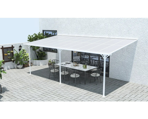 Terrassenüberdachung mit Tisch und Stühlen im Außenbereich.