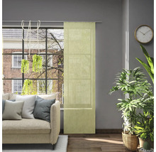 Wohnzimmer mit Fensterdekoration und Textilpaneelen