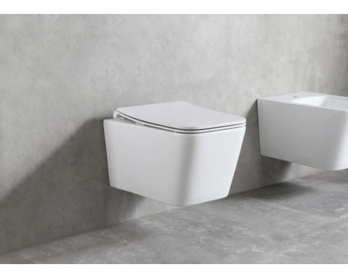 Wandhängendes WC mit Deckel und Bidet im Badezimmer