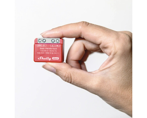 Shelly 1PM Mini Gen4 Smart Home Relais in einer Hand