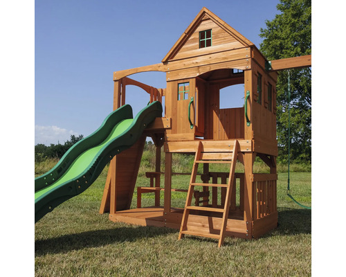 Holzspielhaus mit Rutsche und Schaukel für den Garten