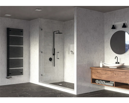 Modernes Badezimmer mit Dusche, Handtuchwärmer, Waschtisch und Spiegel