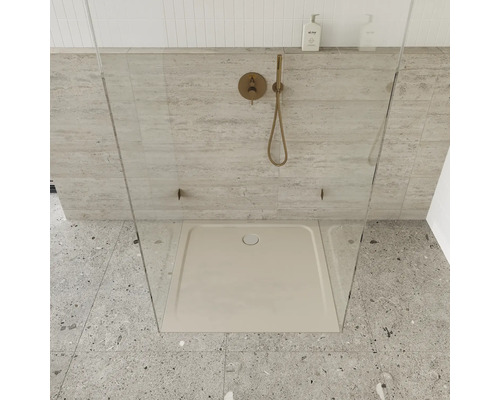Begehbare Dusche mit Duschwanne, Armatur und Duschkopf