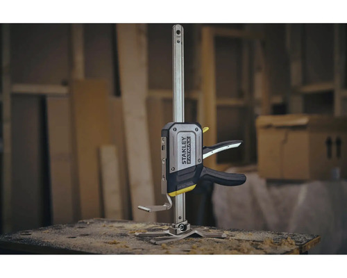 Stanley Fatmax Stützstempel auf einem Tisch