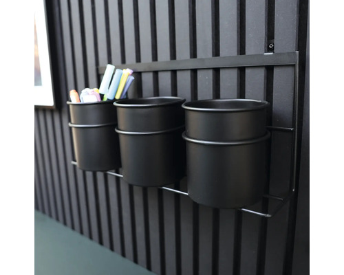 Wandutensilo mit drei Behältern zur Aufbewahrung von Stiften und anderen kleinen Gegenständen