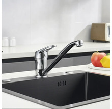 Küchenspüle mit Wasserhahn