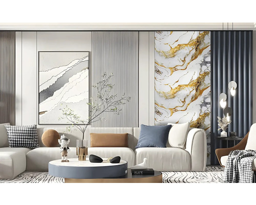 Wohnzimmer mit Sofa, Couchtisch und Wandbildern.