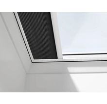 Dachfenster mit Verdunkelungsplissee