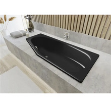 Eingebaute Badewanne in einem hellen Badezimmer