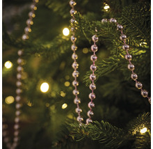 Weihnachtsbaum geschmückt mit Kugelkette