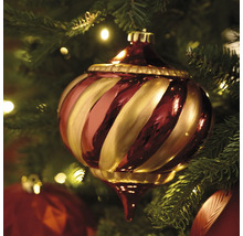 Verzierter Christbaumschmuck mit Spiralmuster am Weihnachtsbaum