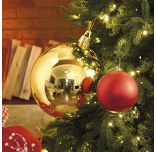 Geschmückter Weihnachtsbaum mit Christbaumkugeln