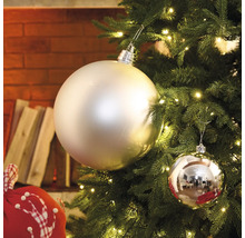 Dekorierter Christbaum mit Baumschmuck