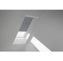 Dachfenster mit geschlossenem Plissee