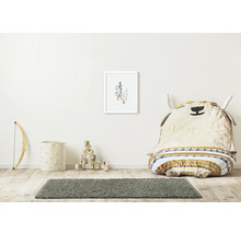 Kinderzimmer mit Teppich, Sitzsack, Spielzeug und Dekoration