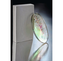 Dekorationsobjekt mit Betonblock und Acrylscheibe