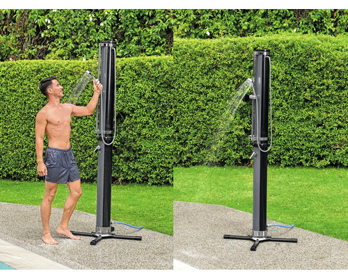 Gartenszene mit Dusche für den Außenbereich und Person