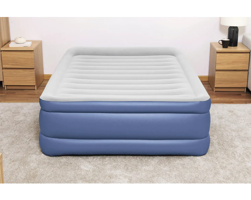 Aufblasbares Gästebett im Schlafzimmer