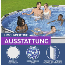 Szene mit Menschen in einem Pool mit hellgrauem Design, Kieselmosaikoptik und robustem, dreilagigem Duraplus Material