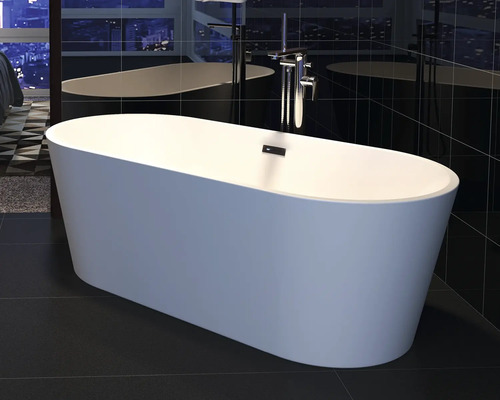 Freistehende Badewanne Jungborn One 169x80 cm weiß glänzend Freistehende Badewanne im Badezimmer mit schwarzem Boden und Fliesen