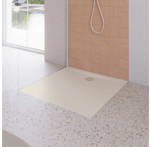 Ebenerdige Dusche mit quadratischer Duschwanne und Duschkopf