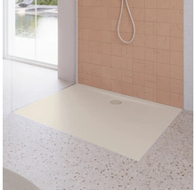 Ebenerdige Dusche mit Duschkopf und Ablaufrinne