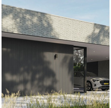 Modernes Haus mit Fassadenverkleidung, Mauerwerk und Carport