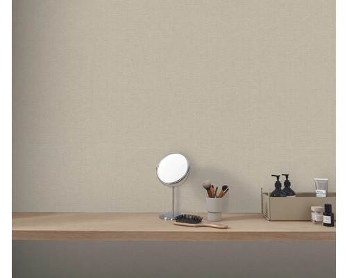 Dekorative Tapete im Schlafzimmer über einem Schminktisch