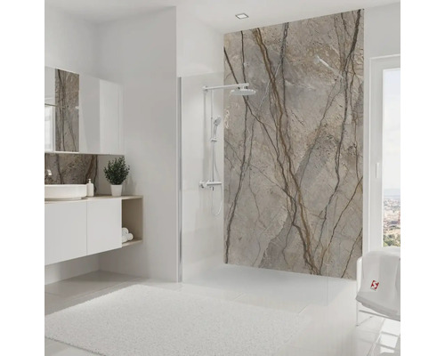 Modernes Badezimmer mit Dusche, Waschtisch und Spiegel