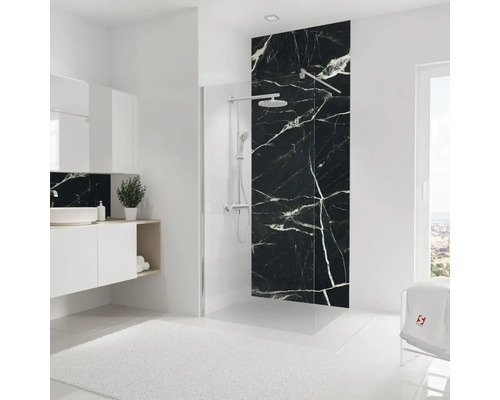 Modernes Badezimmer mit Dusche, Waschtisch und Spiegel