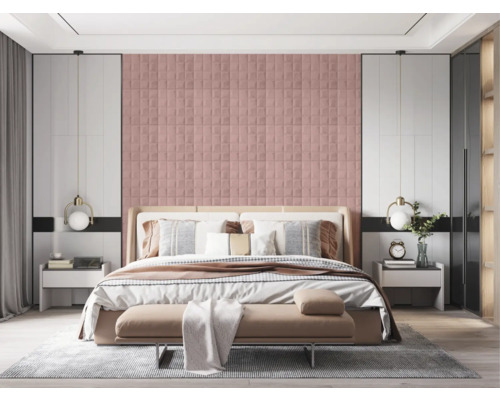 Schlafzimmer mit Bett, Nachttischen und Wandpaneelen