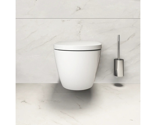 Wandhängendes WC mit Toilettenbürste