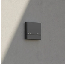 Steinel Logo auf einem Bewegungsmelder an der Wand