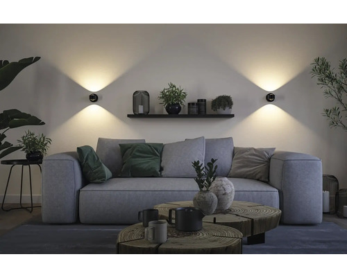 Mobile LED Wandleuchte Paulmann Zorik 2,2 W, mit Touchdimmer, schwarz Wohnzimmer mit Sofa, Wandleuchten und Dekoration